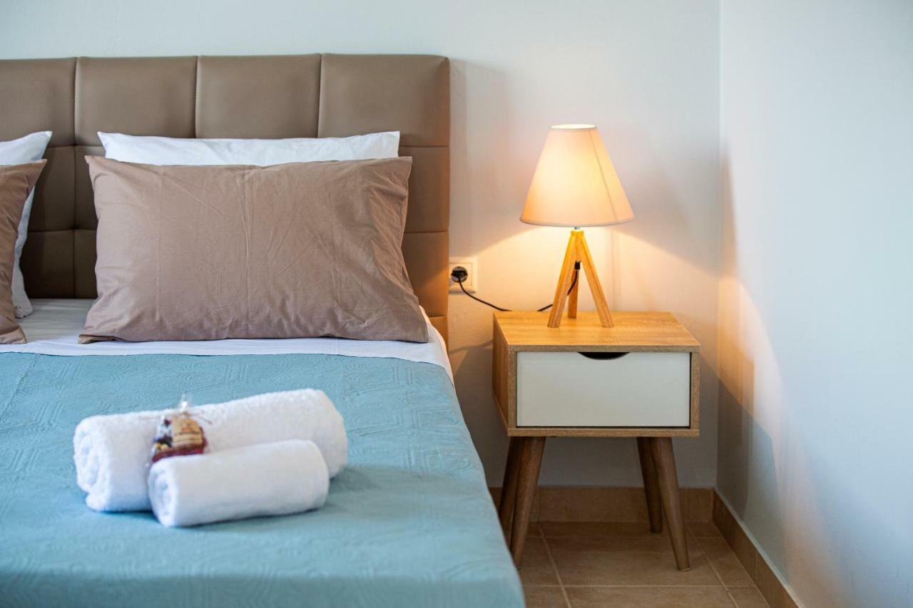 Antigone Apartments Argostoli Екстериор снимка